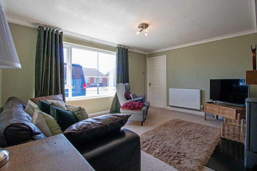 Property photo 2 of 30