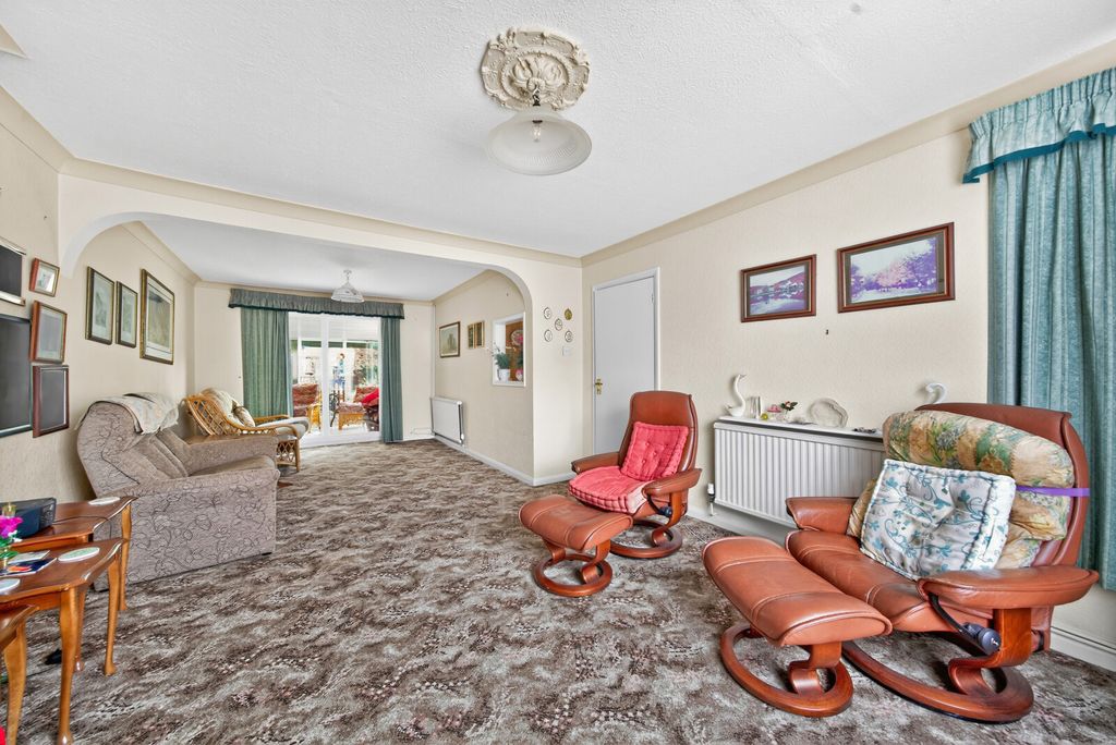 Property photo 3 of 14 1435719-12-69c6cc...