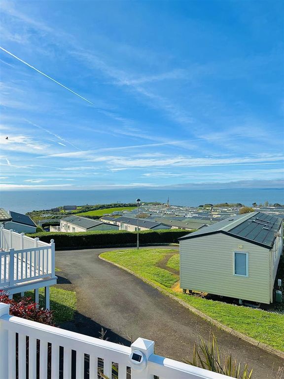 Property photo 2 of 52 Fantastic Veranda