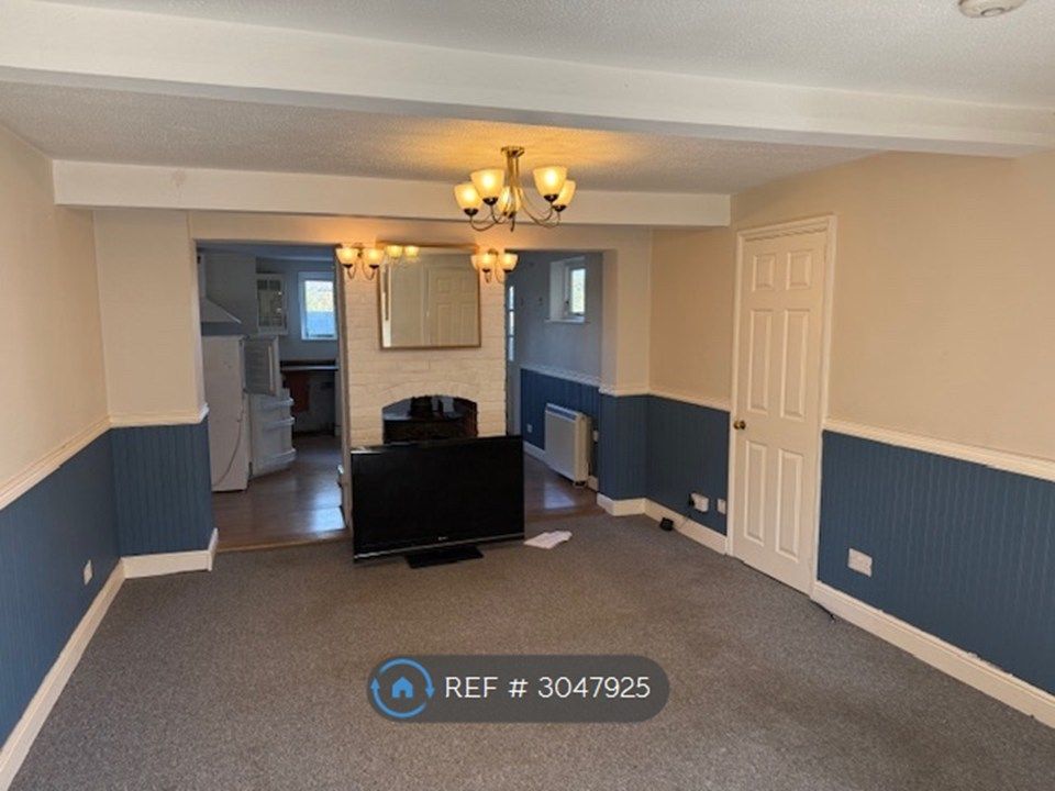 Property photo 3 of 12 Front Room