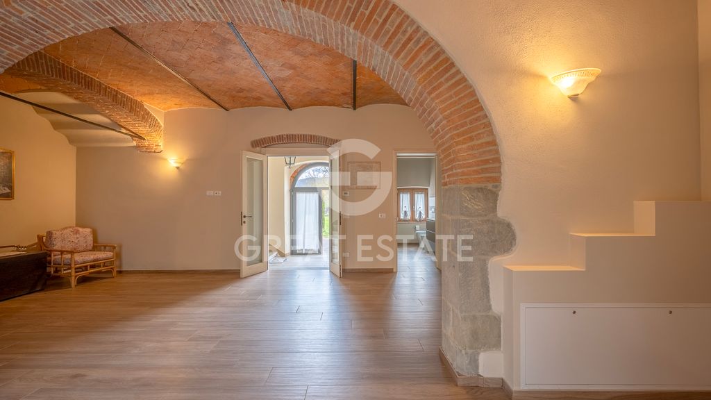 Property photo 2 of 39 Interiors