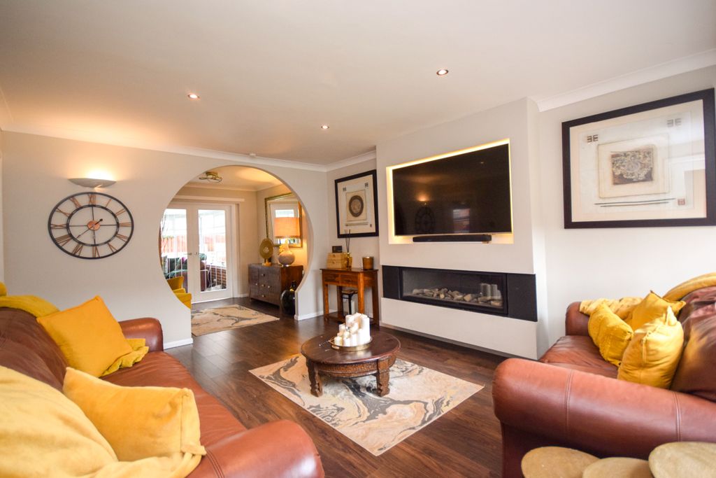 Property photo 2 of 24