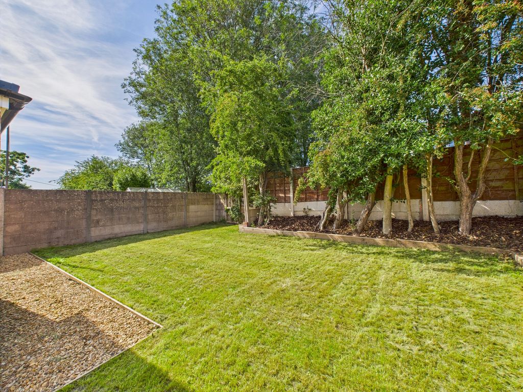 Property photo 2 of 28