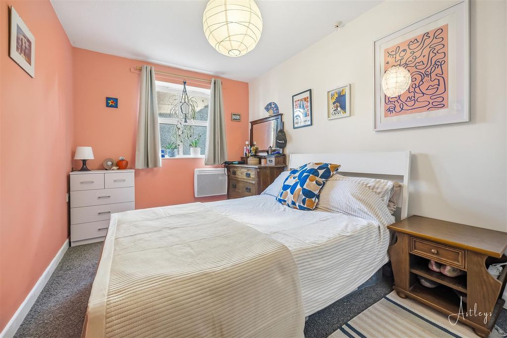 Property photo 3 of 19 Bedroom 1