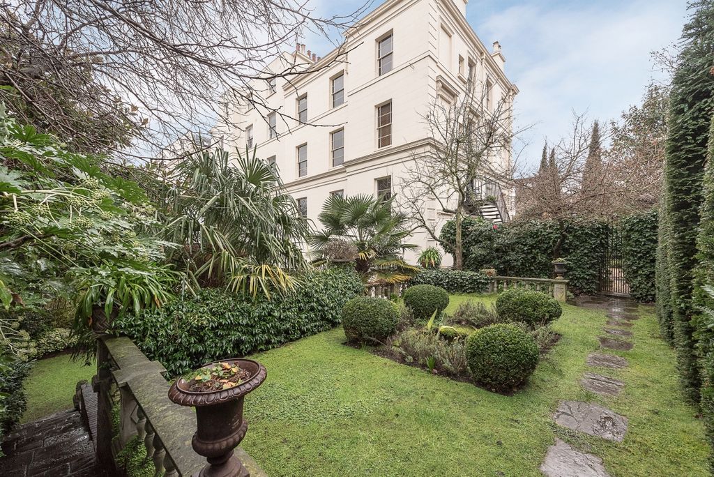Property photo 2 of 28 A-42-Warwick-Aven...
