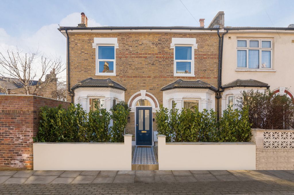 Property photo 2 of 10