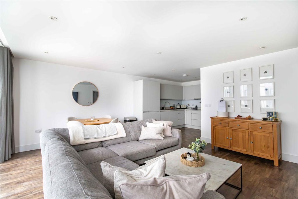 Property photo 2 of 18 Bayside-14.Jpg