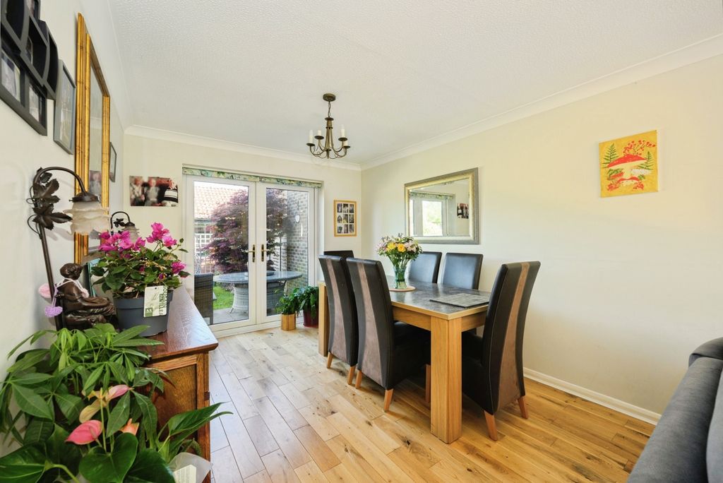 Property photo 3 of 15 Pbox-Img.Jpg