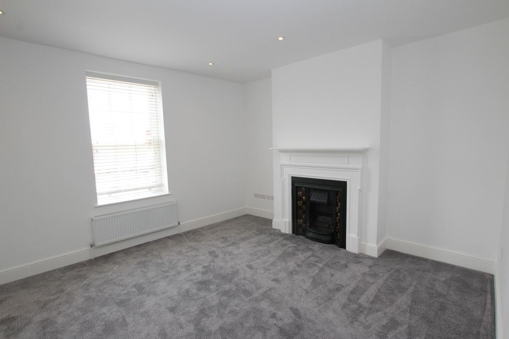 Property photo 3 of 20 Living Room