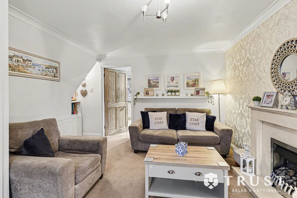 Property photo 3 of 22