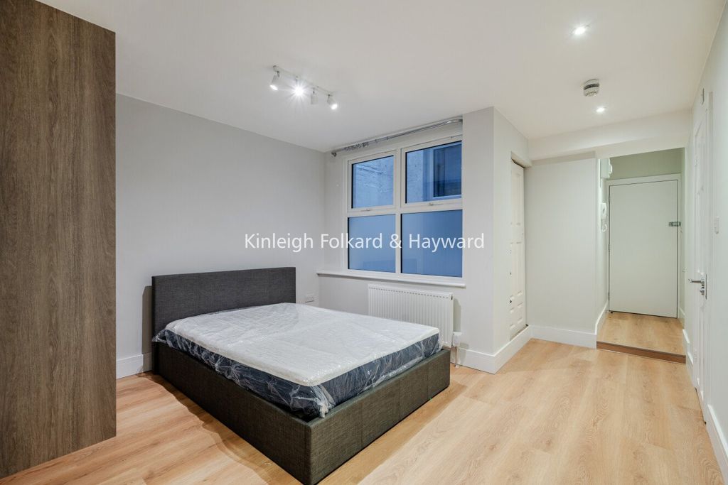 Property photo 2 of 16 Picture No. 03