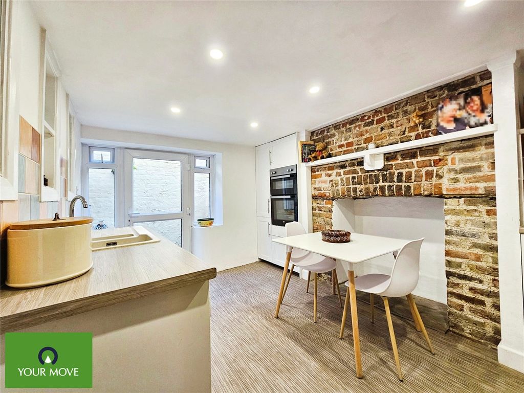 Property photo 3 of 12 Kitchen