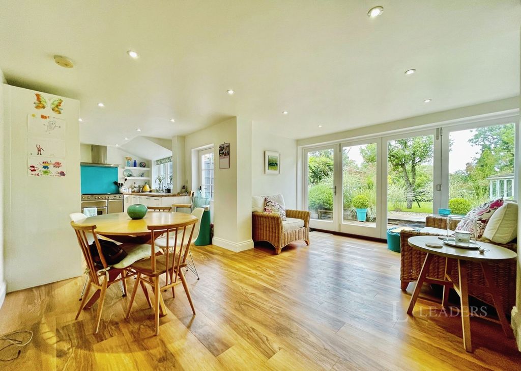 Property photo 2 of 16 Pbox-Img.Jpg