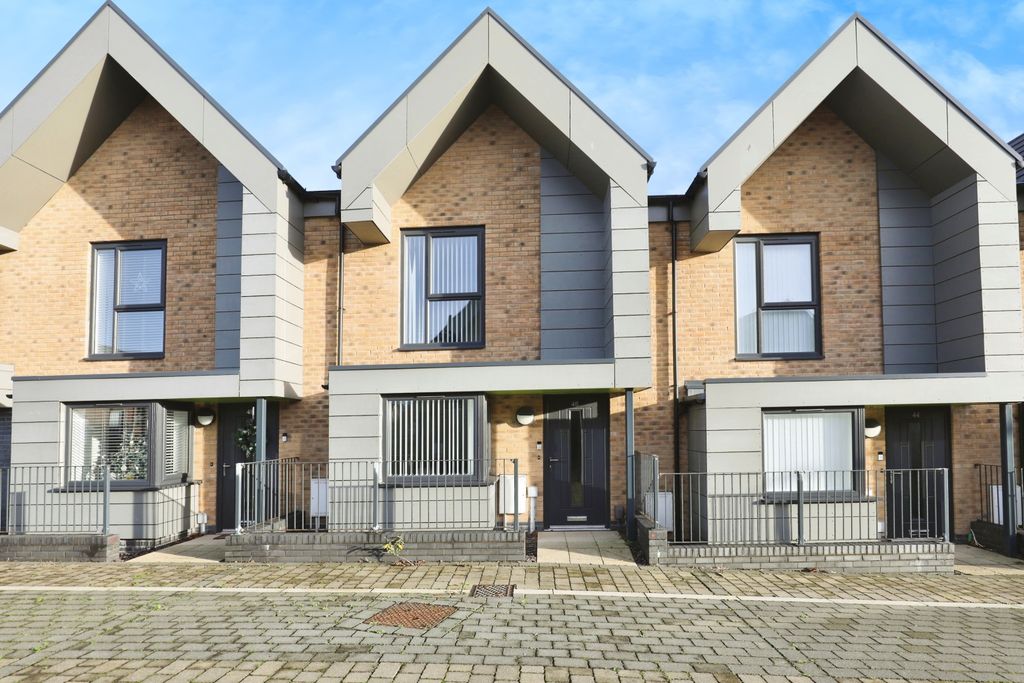 Property photo 2 of 15 Front