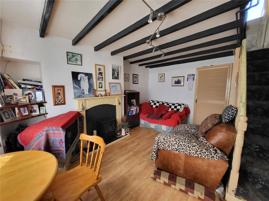 Property photo 2 of 12 Picture No. 11