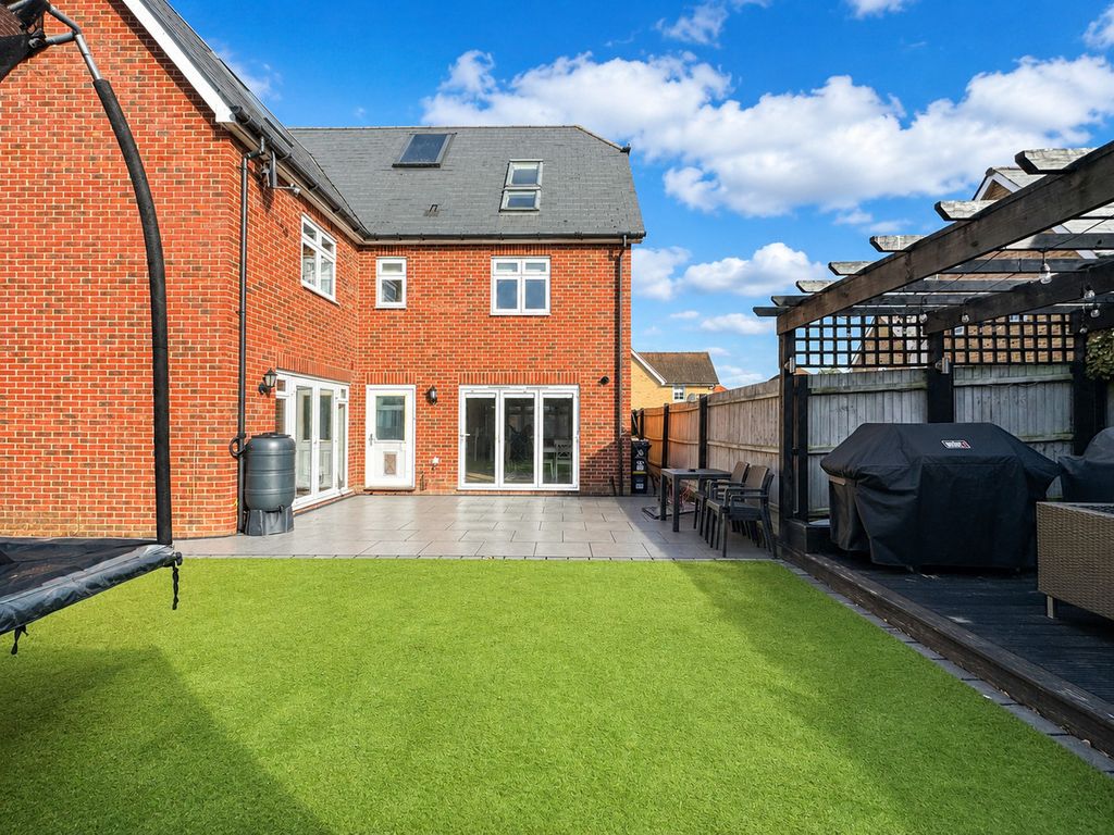 Property photo 2 of 39