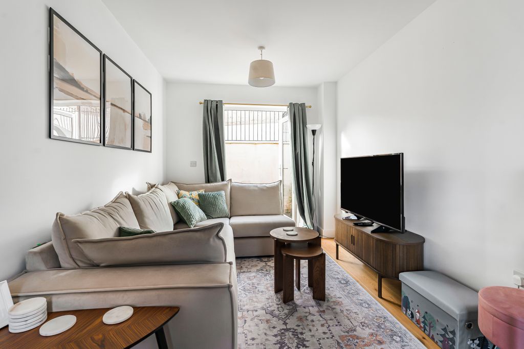 Property photo 3 of 18