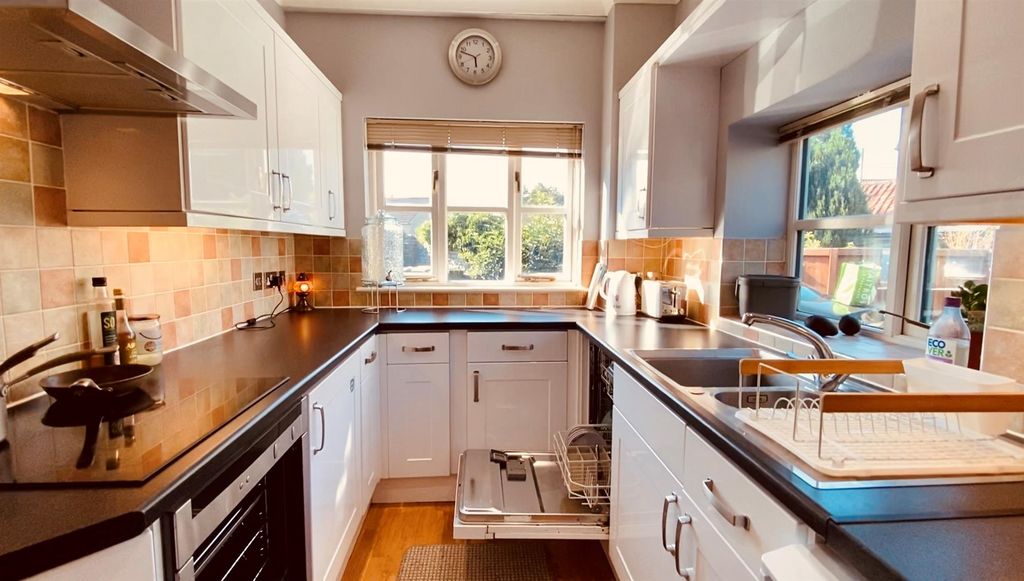 Property photo 3 of 11 8.Jpg