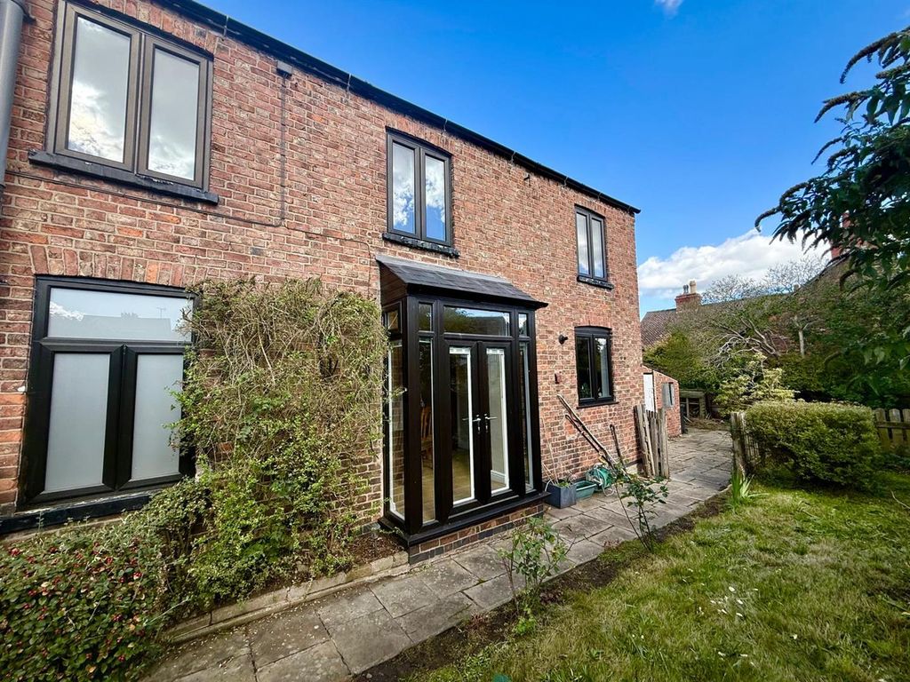Property photo 2 of 24