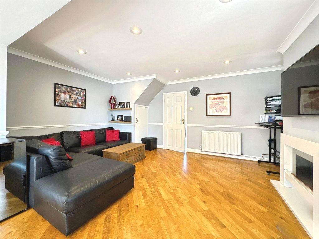 Property photo 2 of 21 Picture No. 16