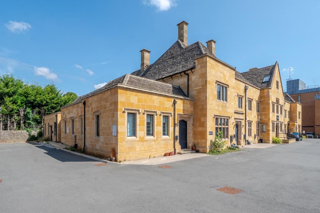 Property photo 1 of 18 External View