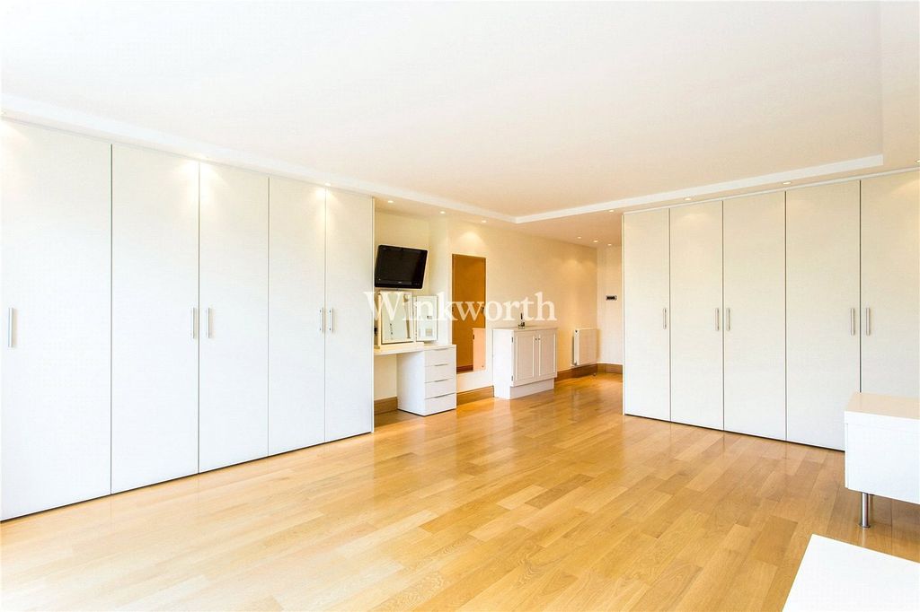 Property photo 3 of 16 Picture No. 24