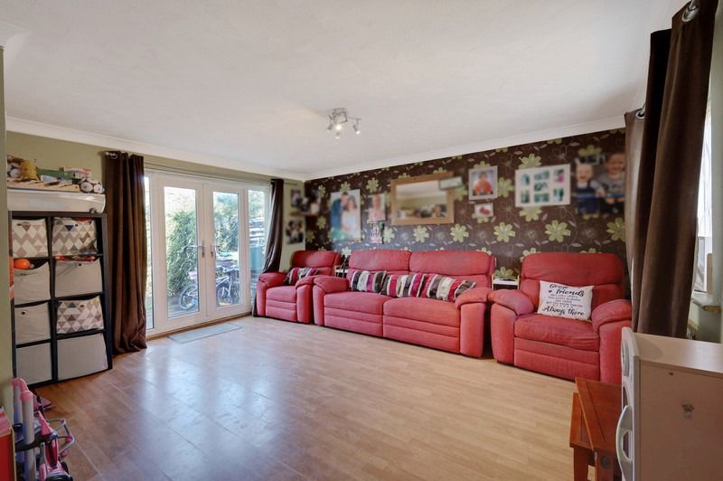 Property photo 2 of 15 4708892