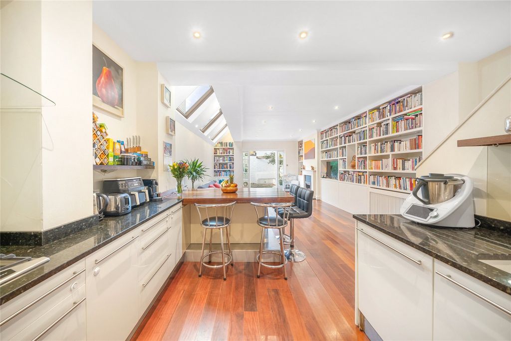 Property photo 2 of 14 Picture No. 52