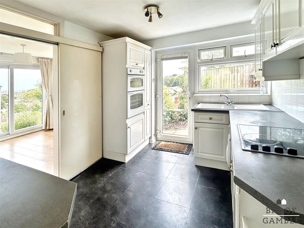 Property photo 3 of 17 01323 438506