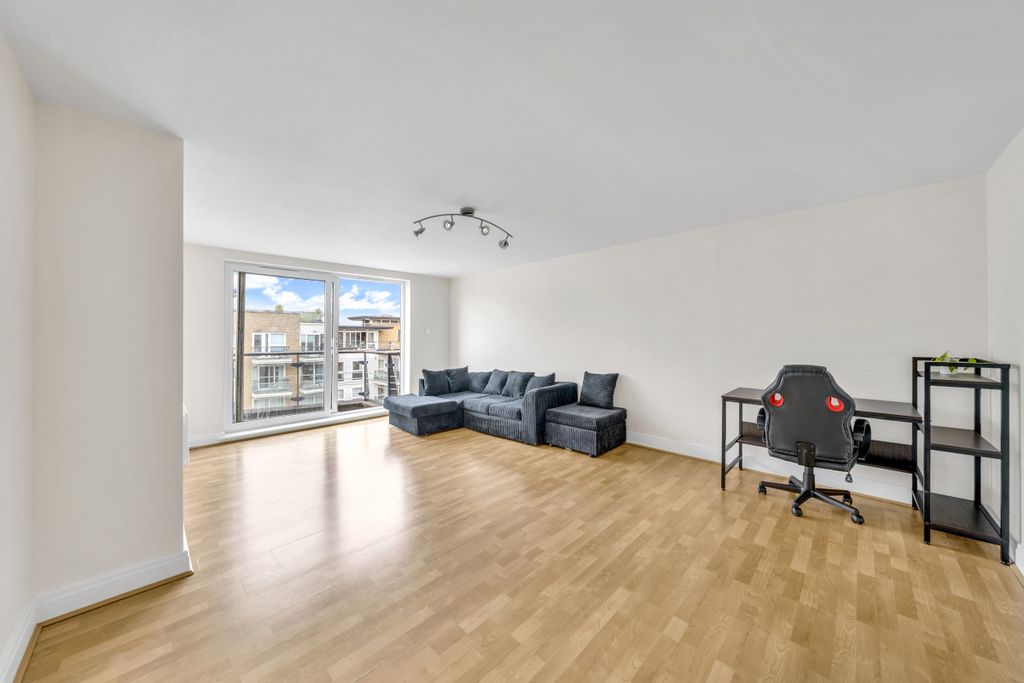 Property photo 3 of 10