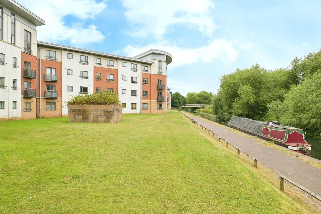 Property photo 3 of 15 Outside