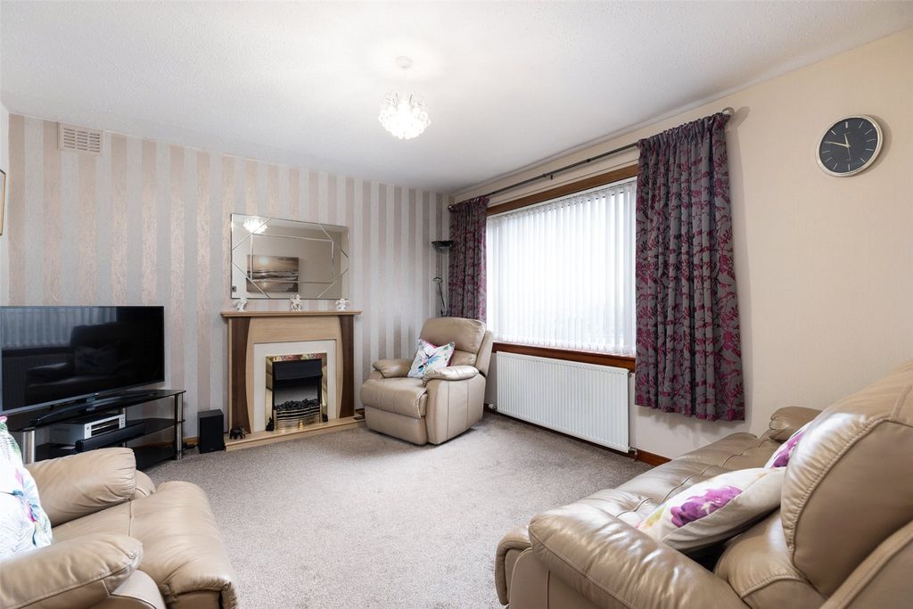 Property photo 2 of 18 Living Room