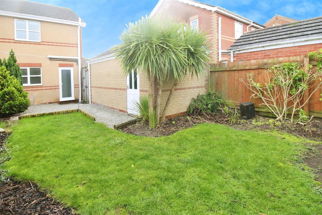 Property photo 3 of 15 Gardens