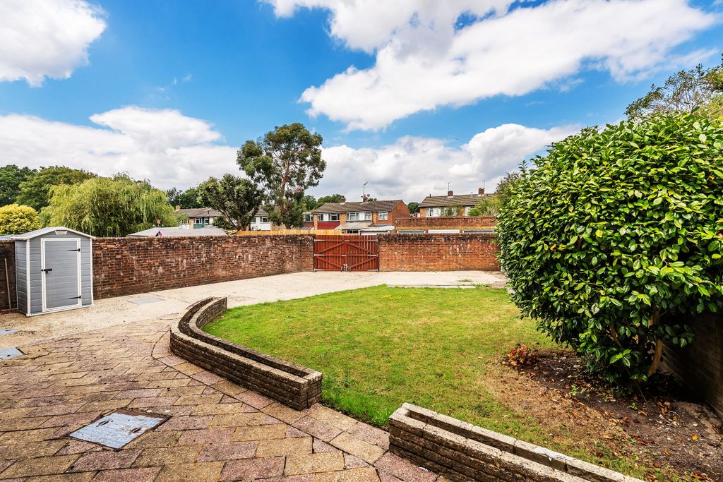 Property photo 2 of 21 31-Pollards-Oak-Road-2
