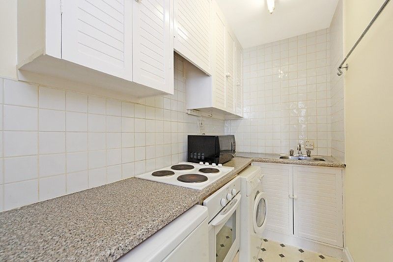 Property photo 3 of 6 Kitchen