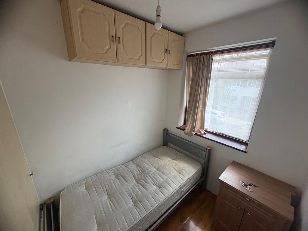 Property photo 2 of 3