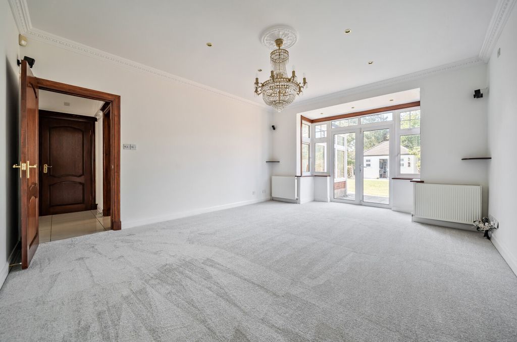 Property photo 3 of 17 1336887-23-68A88B...