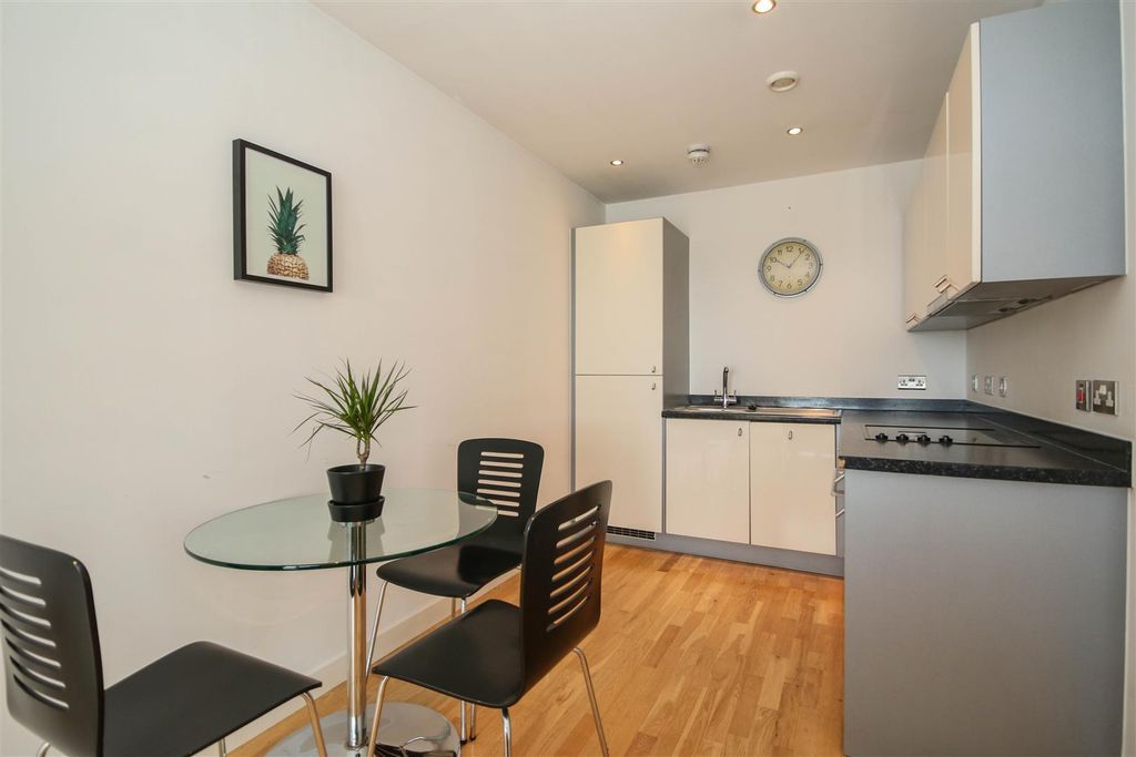 Property photo 2 of 5 Dining