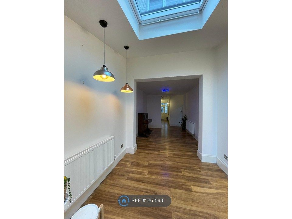 Property photo 3 of 21 Hall