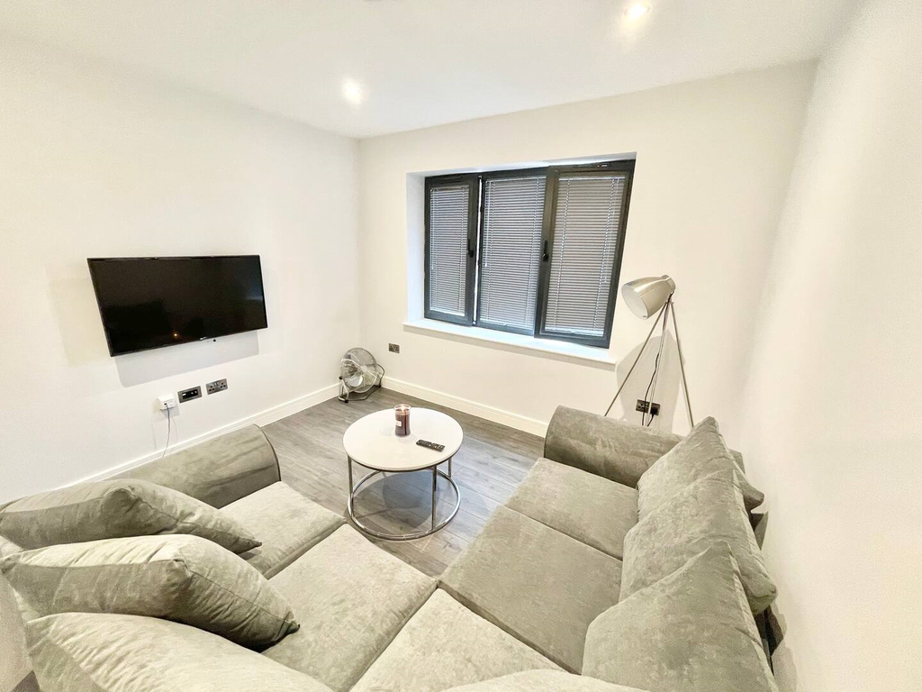 Property photo 3 of 9 04B021d3-1c6B-430A-8080-0716B66328c944