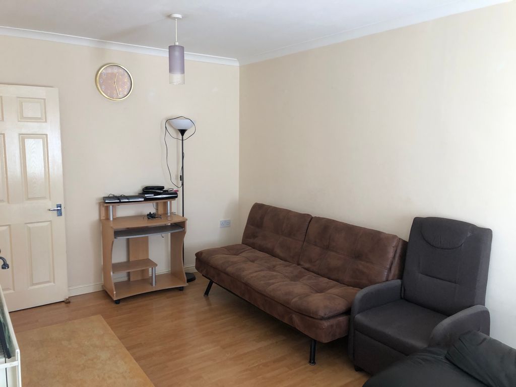 Property photo 2 of 7 Lounge