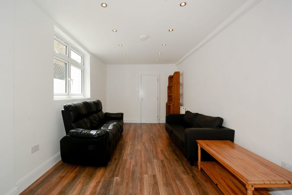 Property photo 3 of 20 Reception Room