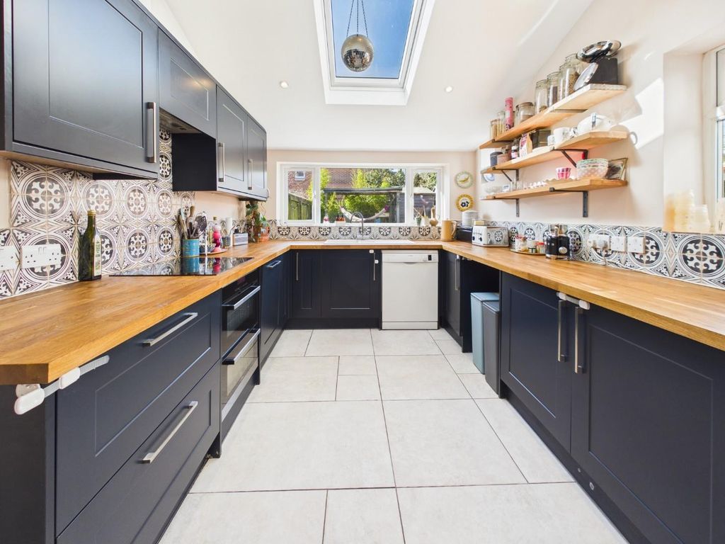 Property photo 3 of 30 Cam01530G0-Pr0406-Still017.Jpg