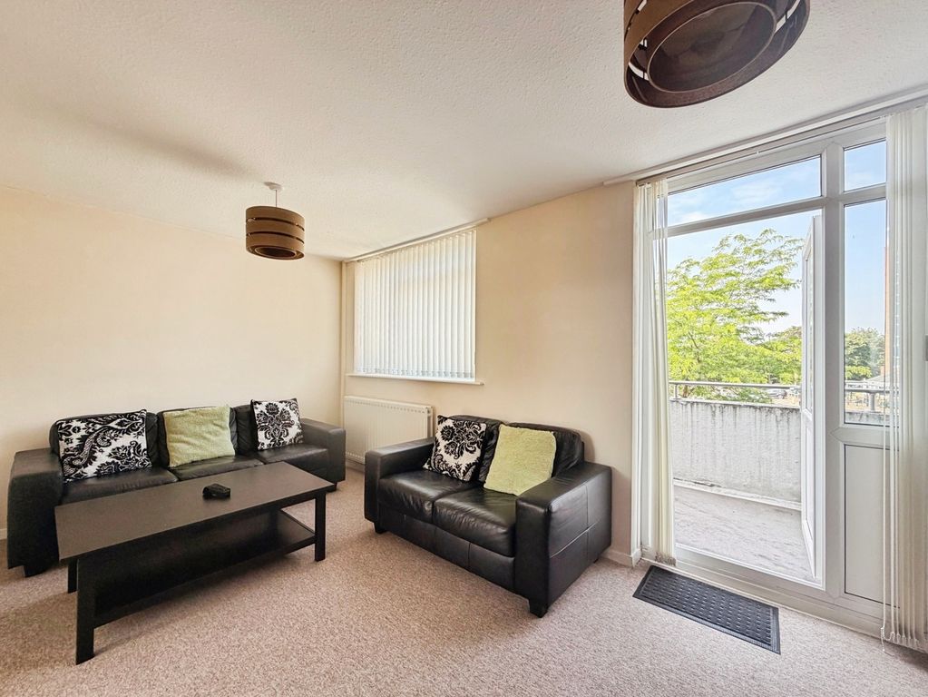 Property photo 3 of 11 Pbox-Img.Jpg