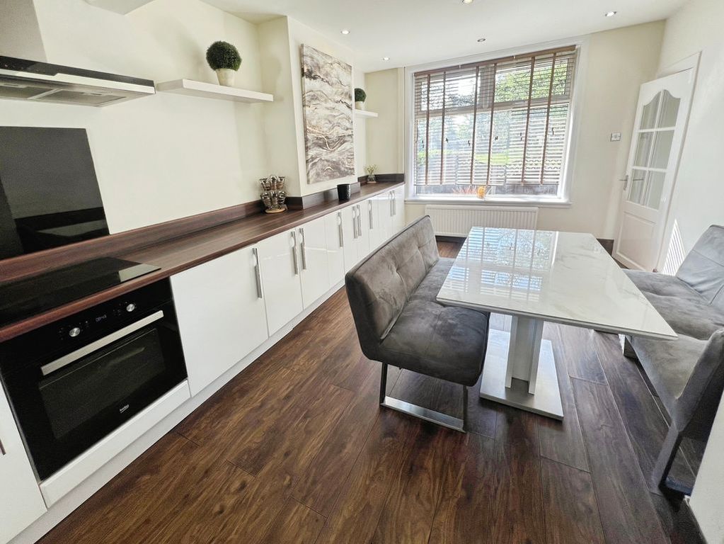 Property photo 3 of 20 Kitchen