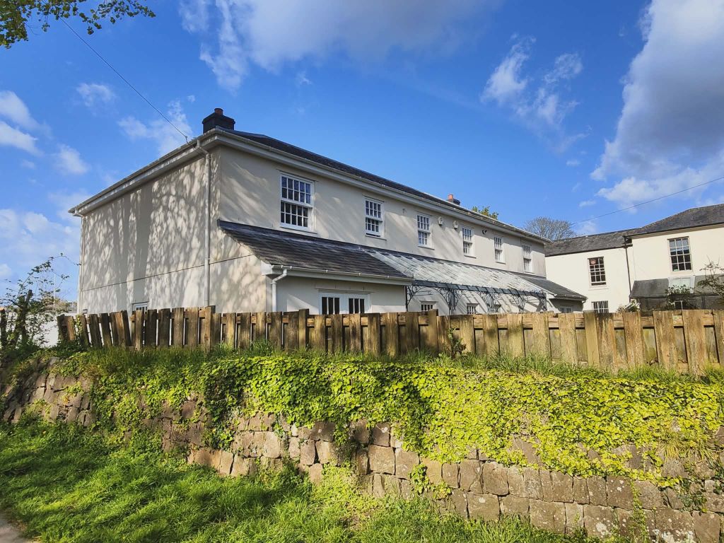 Property photo 2 of 14