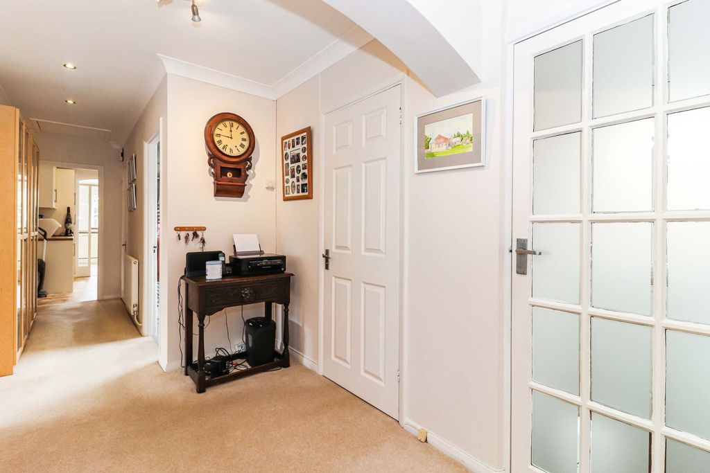 Property photo 3 of 26