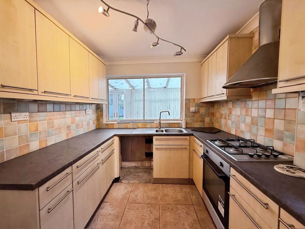 Property photo 3 of 13 Image12 (14)