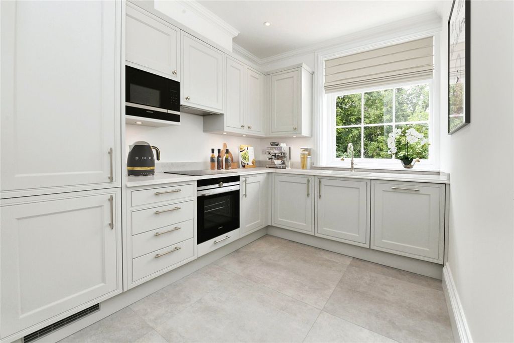 Property photo 2 of 11 Picture No. 22