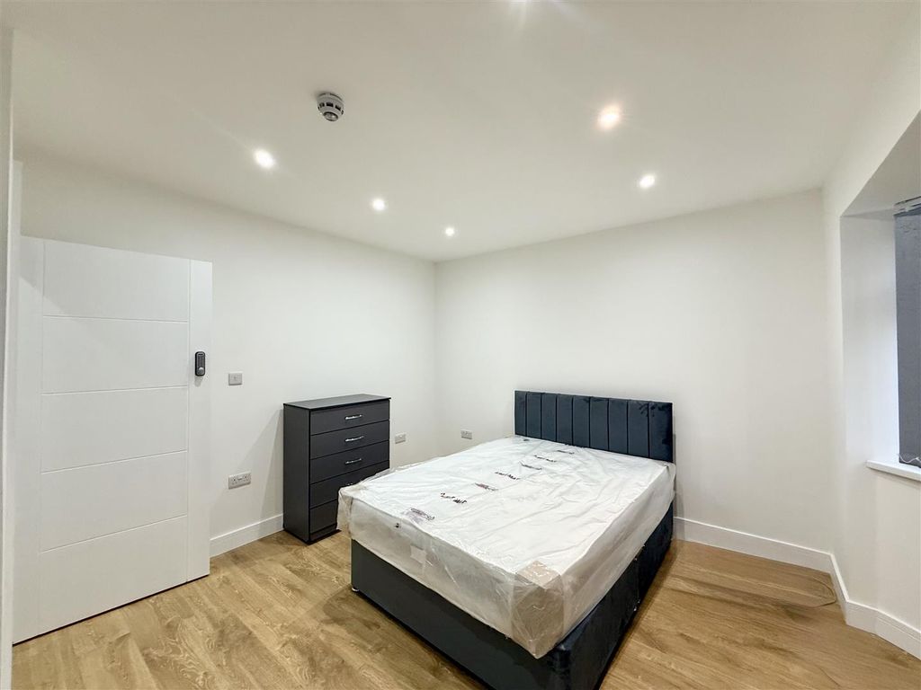 Property photo 3 of 8 Img_2322.Jpeg